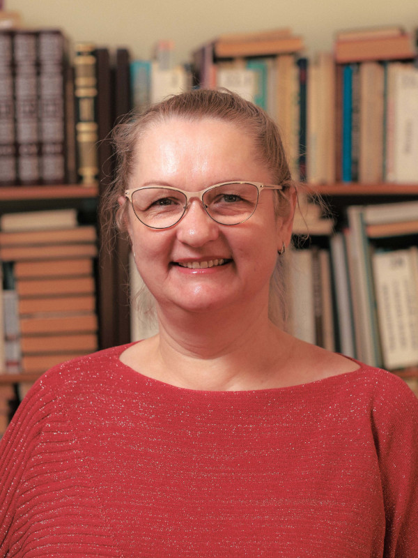 Бухарина Гюзелия Рузияновна.